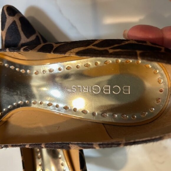 BCB Girls Cowhide Giraffe Print Pump - Picture 2 of 3